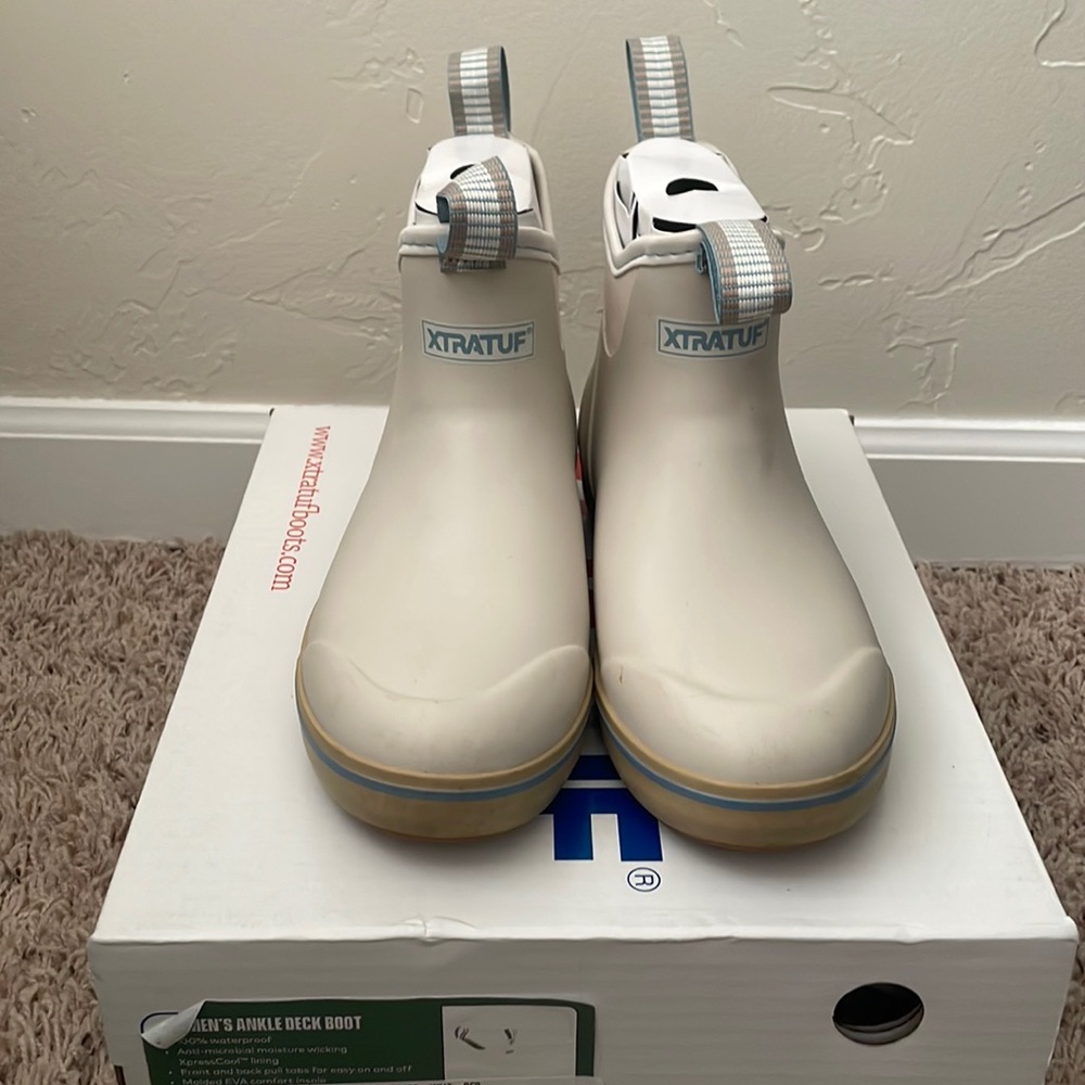 Xtratuf ankle deck boots